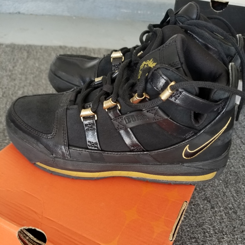 Nike LeBron 3 Black and Gold 2006